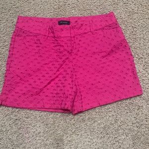 THE LIMITED WOMENS SIZE 8 SHORTS, PINK EYELET NONSMOKING HOME AND PET FREE
